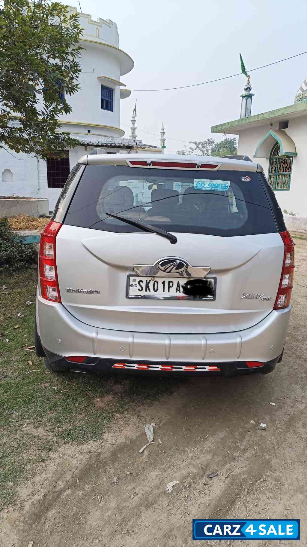 M Silver Mahindra XUV 500 W8
