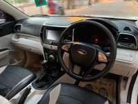 Pearl White Mahindra XUV300 W6