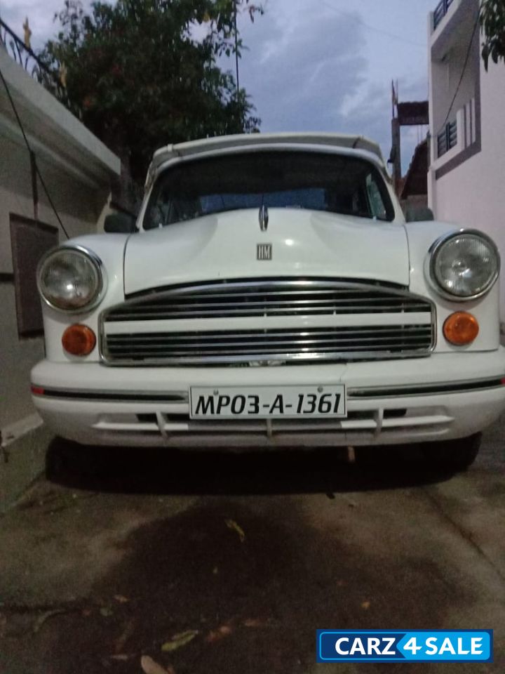 Hindustan Motors Ambassador Grand BS IV