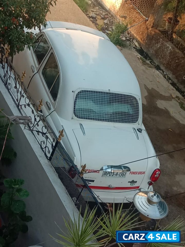 Hindustan Motors Ambassador Grand BS IV