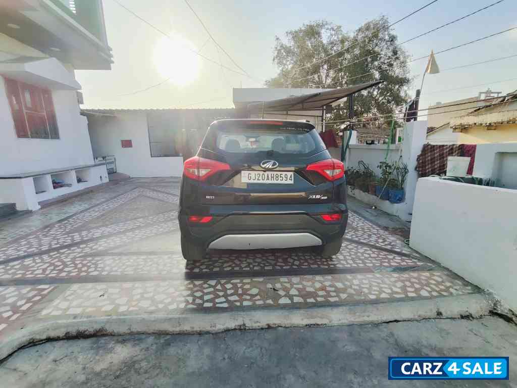 Mahindra XUV300 Top modal w8 options