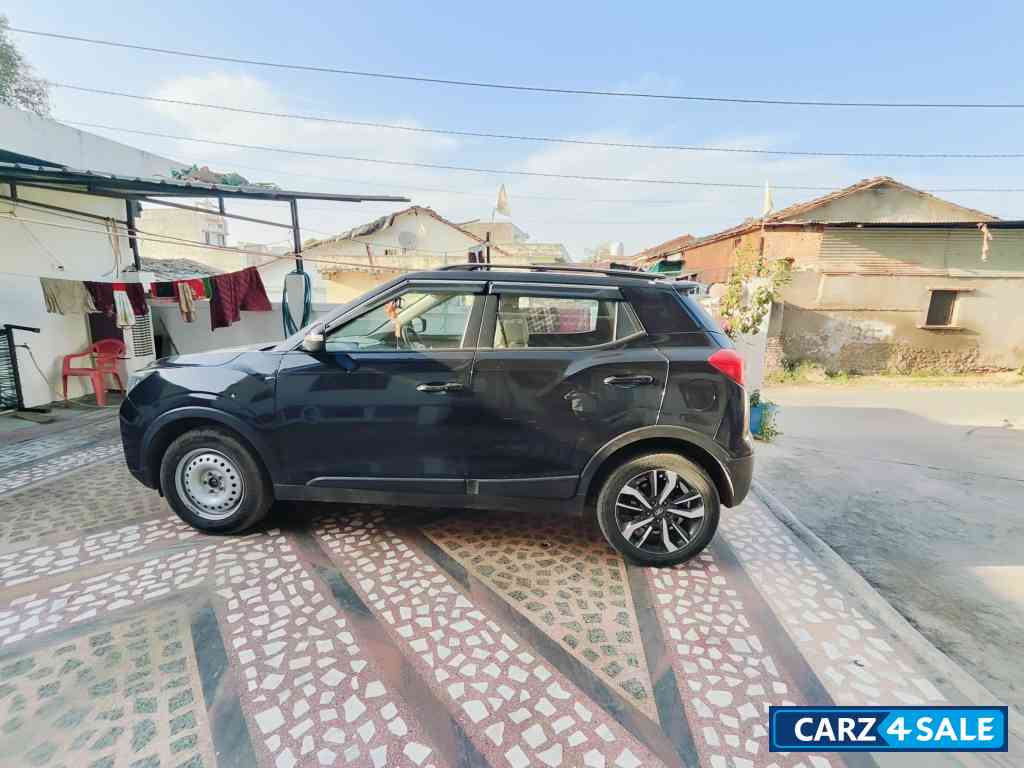 Mahindra XUV300 Top modal w8 options