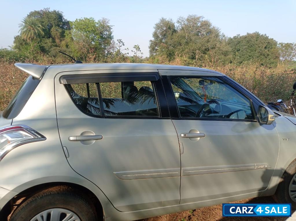 Grey Maruti Suzuki Swift VXI