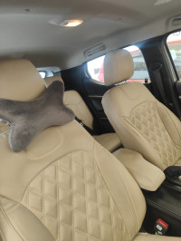 Silver Renault Kiger RXT o