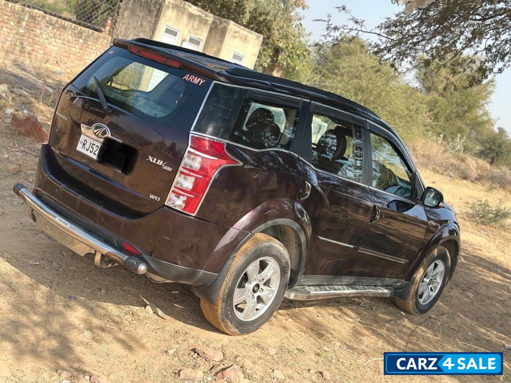 Purple Mahindra XUV 500 w8