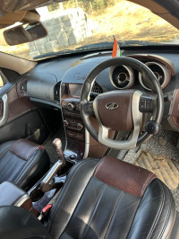 Purple Mahindra XUV 500 w8