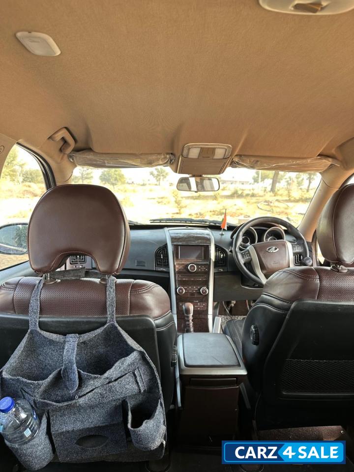 Purple Mahindra XUV 500 w8