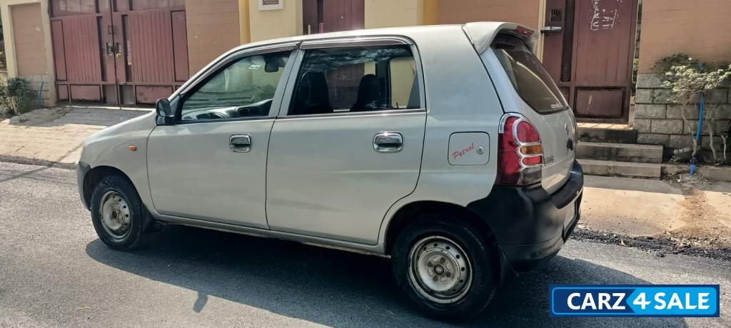 Silver Maruti Suzuki Alto LX