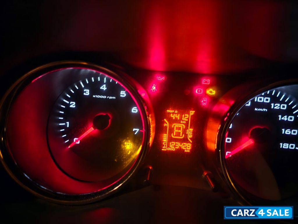 Mahindra TUV300 AUTO MATIC Mahindra TUV300 AUTO MATIC