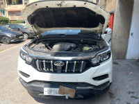 Mahindra Alturas G4 4wd