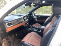 Mahindra Alturas G4 4wd