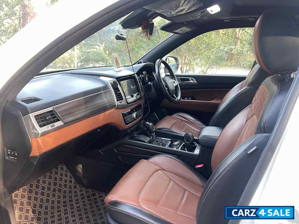 Mahindra Alturas G4 4wd Mahindra Alturas G4 4wd