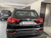 Black Mahindra XUV300 W6 sunroof bs6