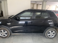 Black Mahindra XUV300 W6 sunroof bs6