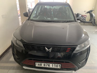 Black Mahindra XUV300 W6 sunroof bs6