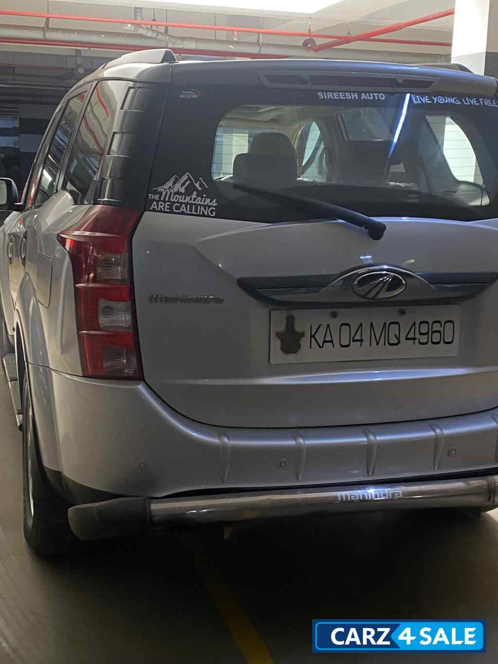 Grey Mahindra XUV 500 w10 Grey Mahindra XUV 500 w10
