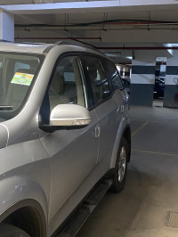 Grey Mahindra XUV 500 w10