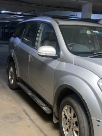 Grey Mahindra XUV 500 w10