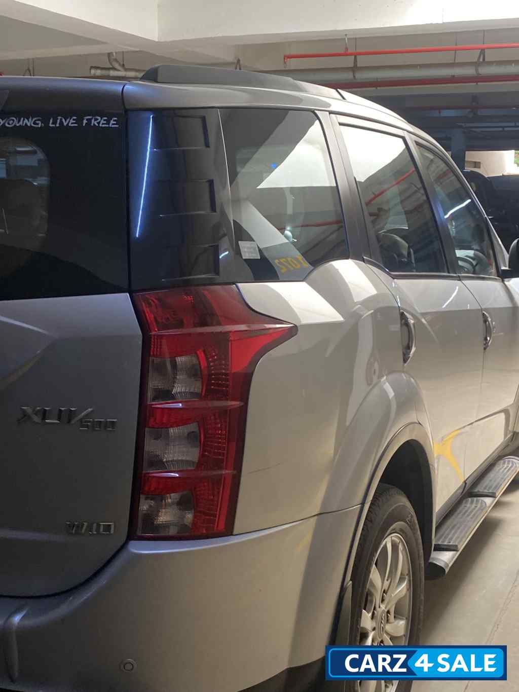 Grey Mahindra XUV 500 w10 Grey Mahindra XUV 500 w10