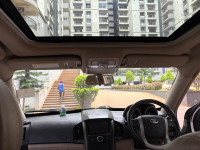 Grey Mahindra XUV 500 w10