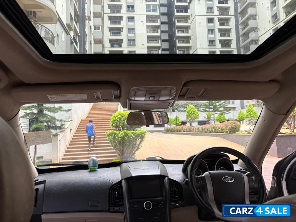 Grey Mahindra XUV 500 w10 Grey Mahindra XUV 500 w10