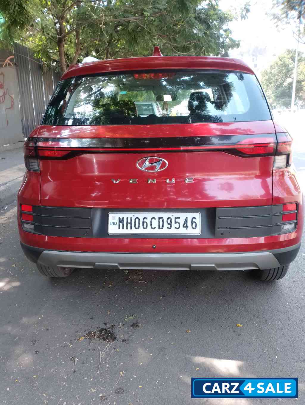 Red Hyundai Venue 1.2 kappa mt s