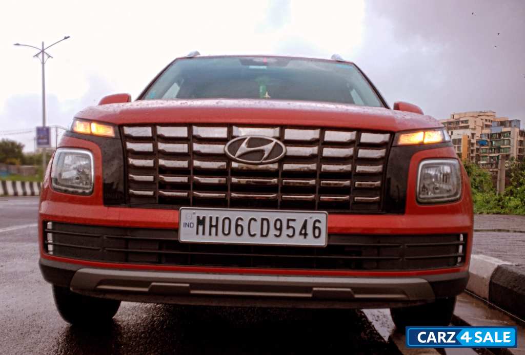 Red Hyundai Venue 1.2 kappa mt s