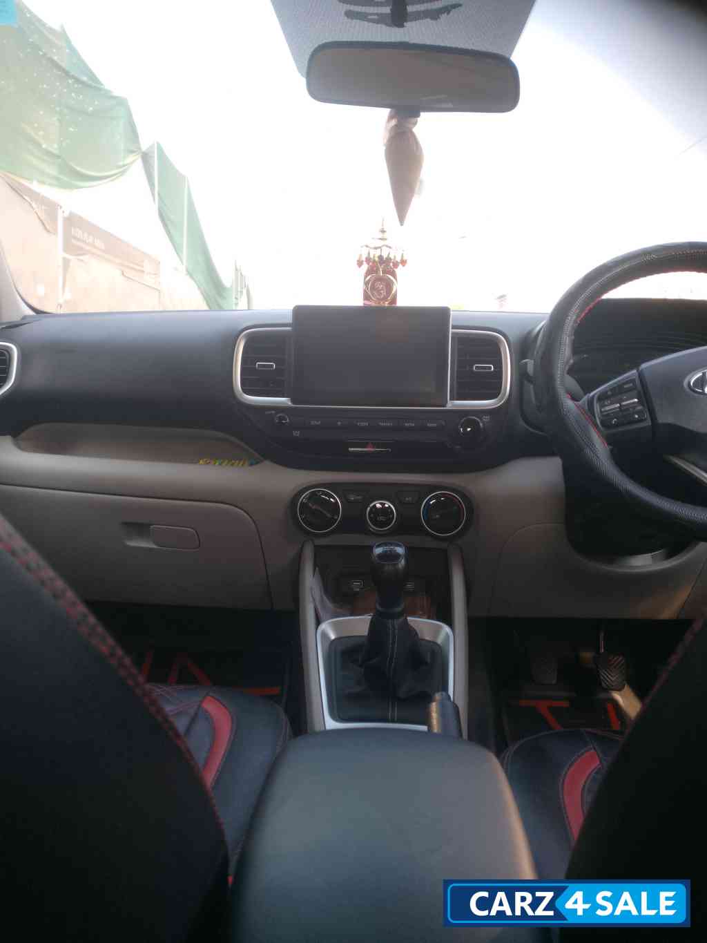 Red Hyundai Venue 1.2 kappa mt s