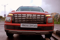 Red Hyundai Venue 1.2 kappa mt s