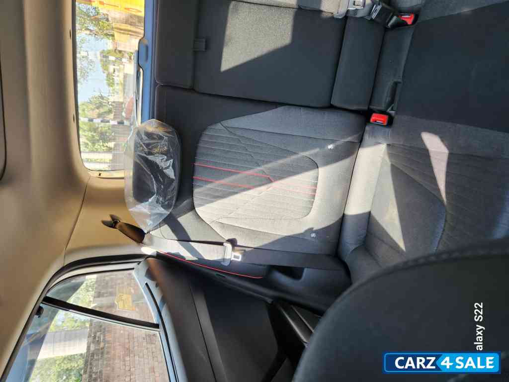 White Hyundai Creta White Hyundai Creta