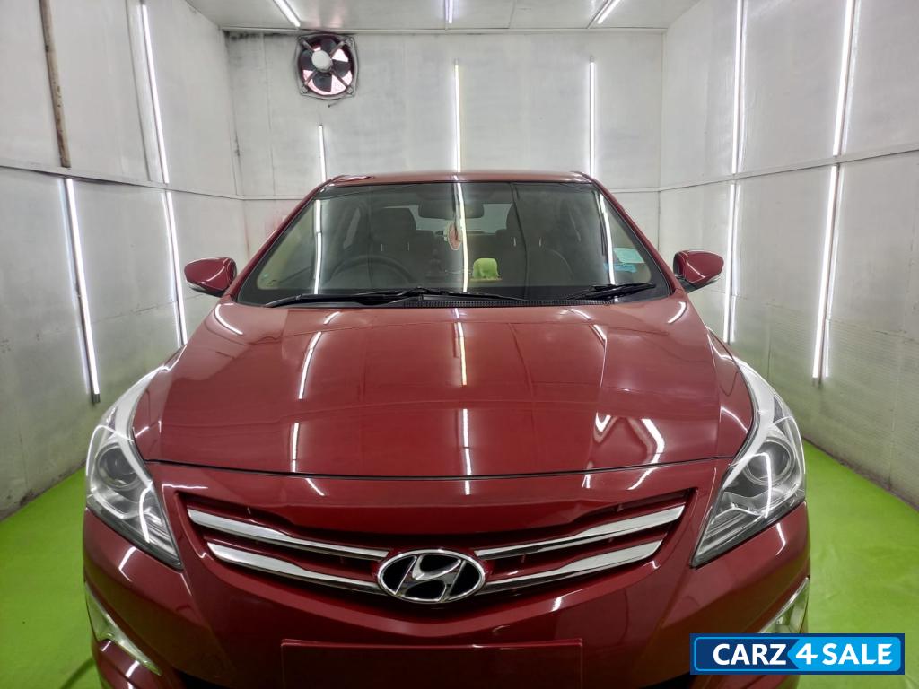 Red Hyundai Verna 1.6 SX VTVT O