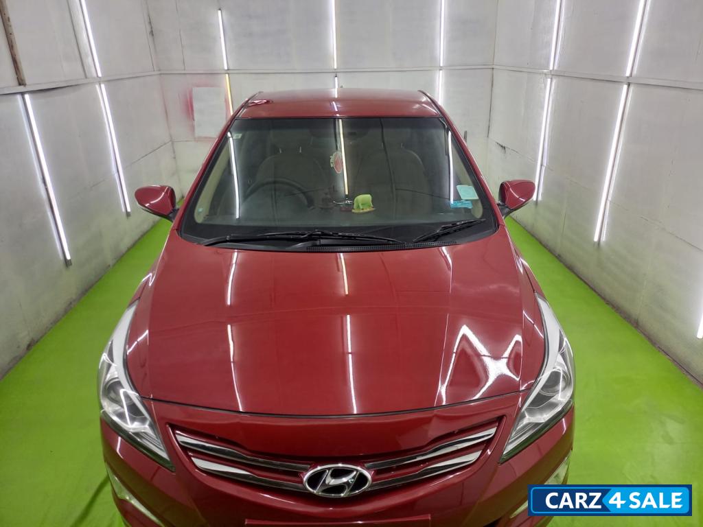 Red Hyundai Verna 1.6 SX VTVT O