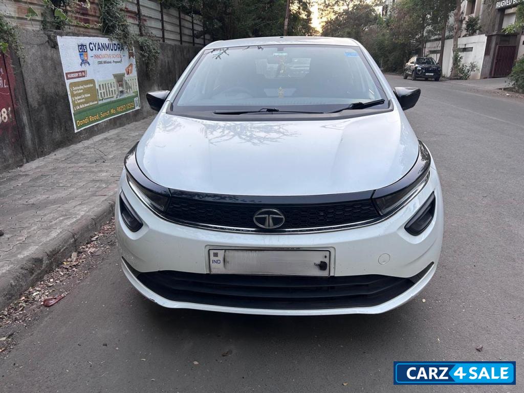 Tata Altroz XE