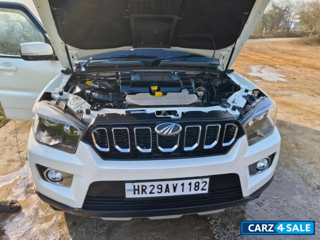 Pearl White Mahindra Scorpio S11 2WD BS 6