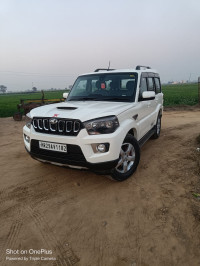 Pearl White Mahindra Scorpio S11 2WD BS 6