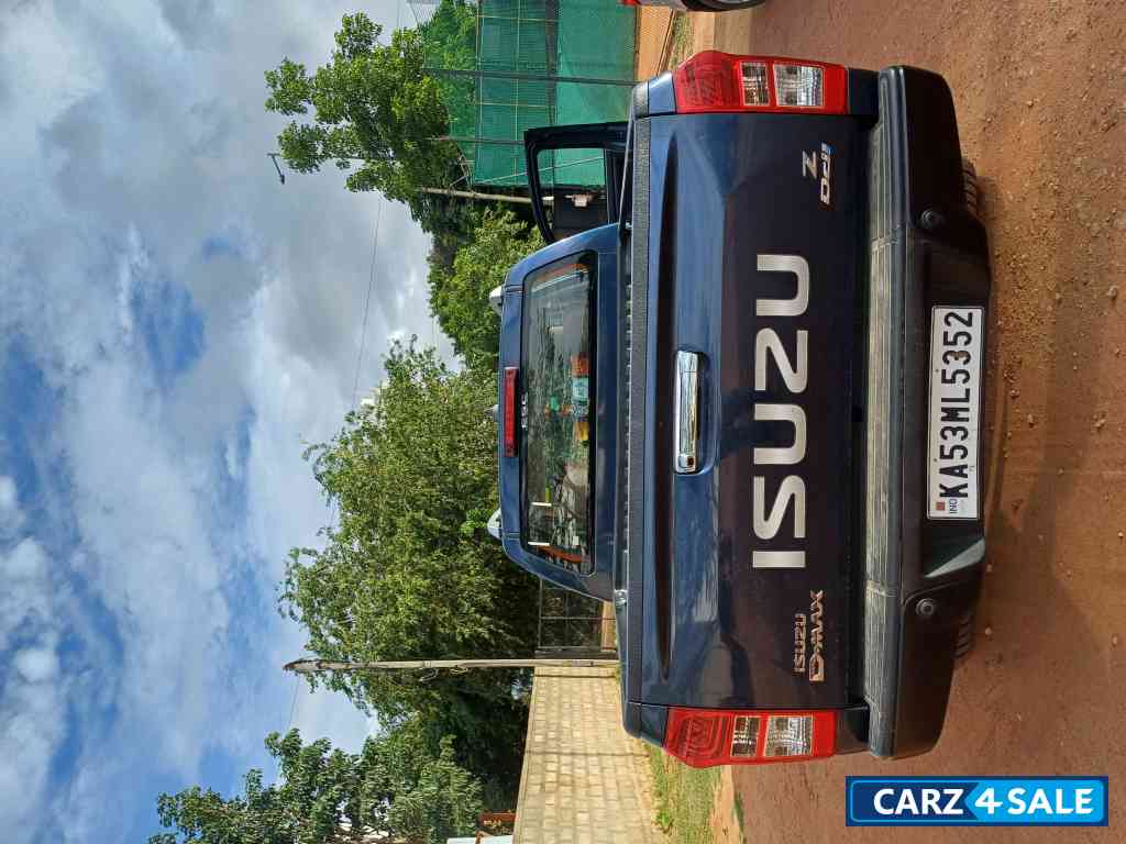 Isuzu D-Max V-Cross Top