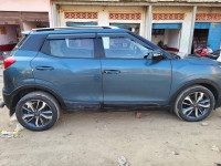 Mahindra XUV300 W8 Optional