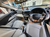 Mahindra XUV300 W8 Optional