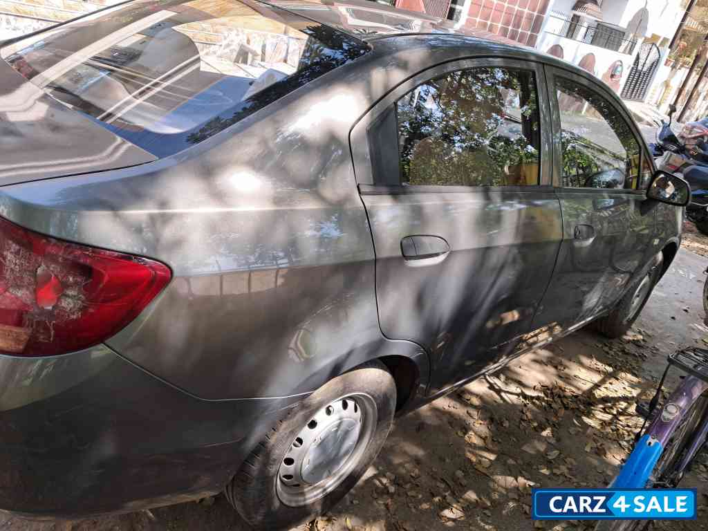 Metallic Grey Chevrolet Sail 1.2 base