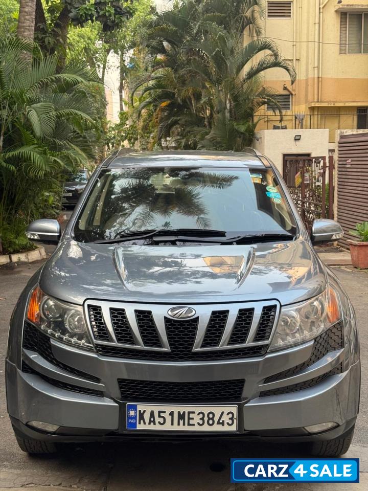 D Grey Mahindra XUV 500 W8