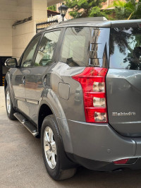 D Grey Mahindra XUV 500 W8