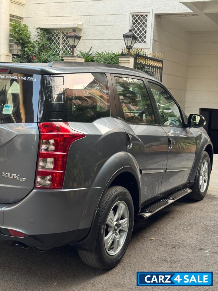 D Grey Mahindra XUV 500 W8