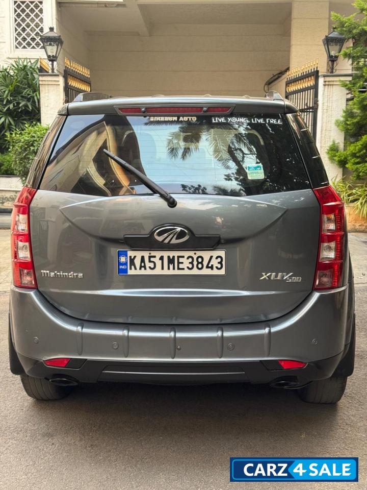 D Grey Mahindra XUV 500 W8