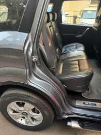 D Grey Mahindra XUV 500 W8