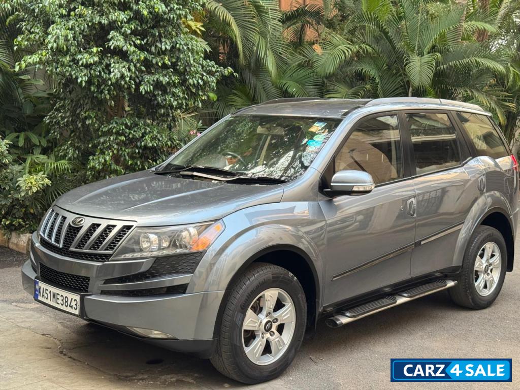 D Grey Mahindra XUV 500 W8