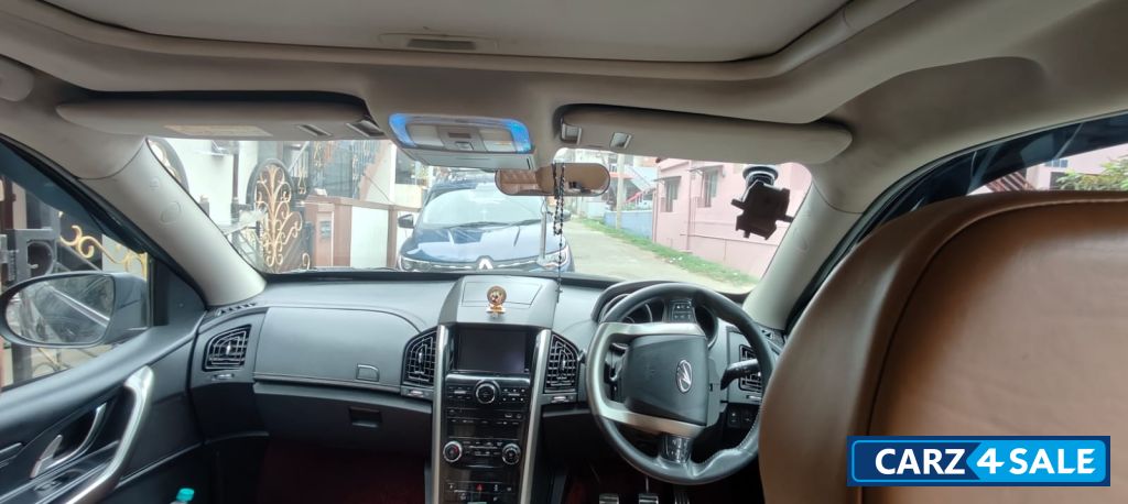 Mahindra XUV 500 w11