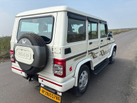 White Mahindra Bolero BS 6