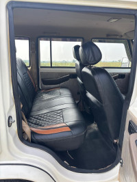 White Mahindra Bolero BS 6