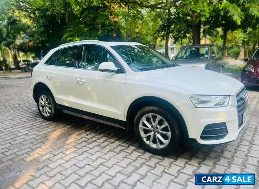 Audi Q3 35 TDI Premium Plus Sunroof