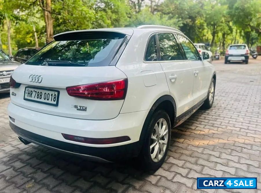 Audi Q3 35 TDI Premium Plus Sunroof